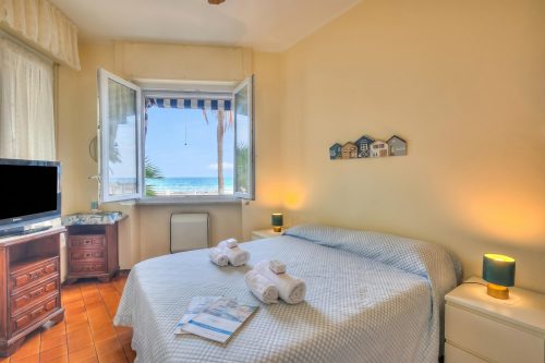 Mer Vivante - Front Beach with Balcony