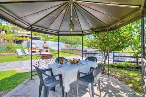 Zio Enry Terrace Apartment in Orta Lake