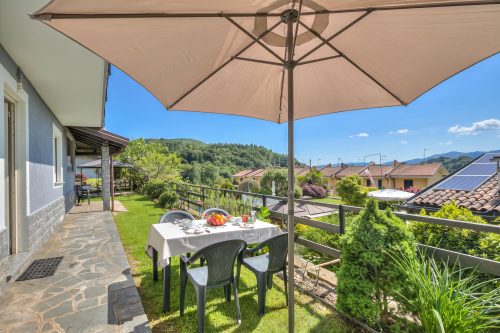 Zio Enry Terrace Apartment in Orta Lake