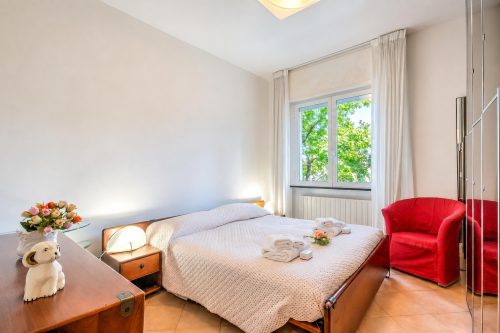 Gabri By The Sea with Balcony and Shared Garden