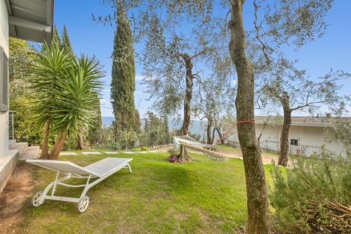 Relais Nanzello Garda Living 1 with Private Garden