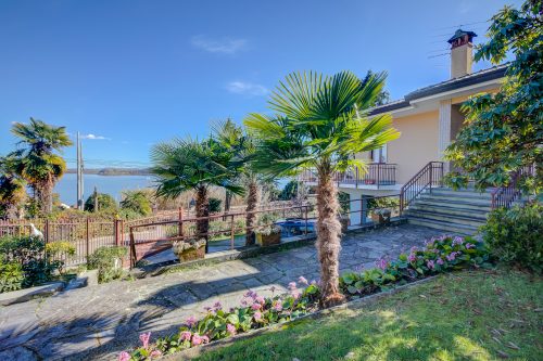 Blooming Villa Cos with Garden and Lake View