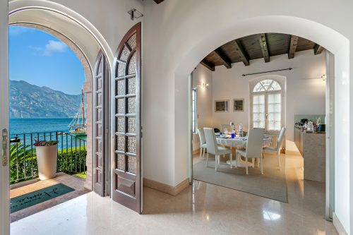 Villa Schlosser Lake Front & Private Pool