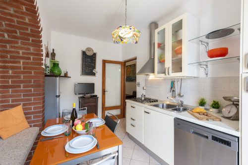 Kimera Del Parasio Historic Apartment for 4