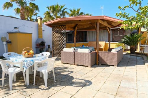 Villa Oasi al Mare with Pool & Garden in Salento