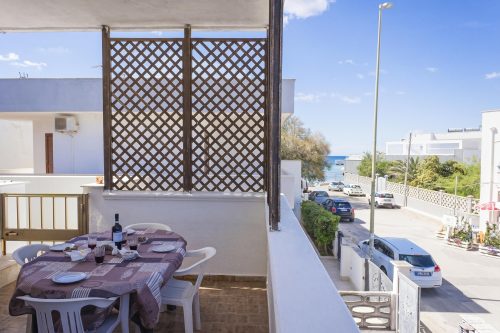 Torre Lapillo Apartment Sea View, 20m to Beach