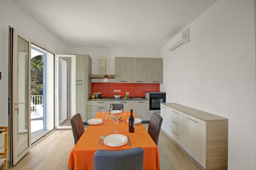 La Primula Apartment 2 with Sea-View