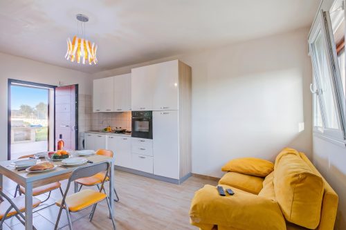 Le Bianche Apt 2 with Garden near The Sea