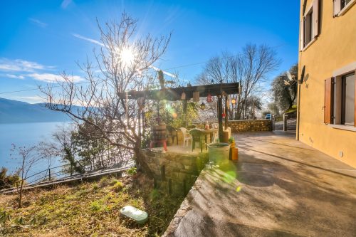 Faby House On Hilly Area & Lake View