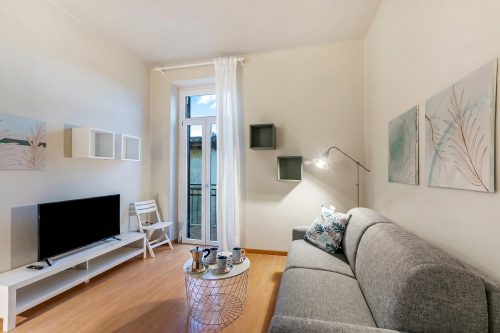 Casa Enza: Desenzano Apartment w/ private parking & AC