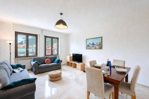 Casa Lucia in Old Riva Town with Balcony View