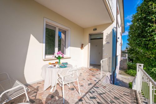 La Maison Fleurie Appartamento Glicine 2BR Walk Beach