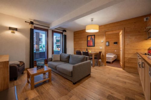 l'Ours Bleu B01 Ski-In at Vallorcine| Shared Pool, Gym & Wellness