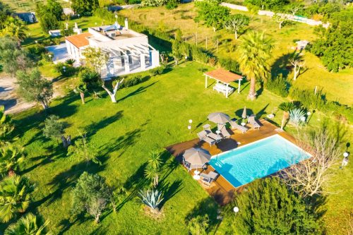 Villa Assunta With Pool Near The Sea