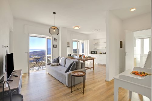 Luce - Lake View Balcony Apartment in Stresa Hill