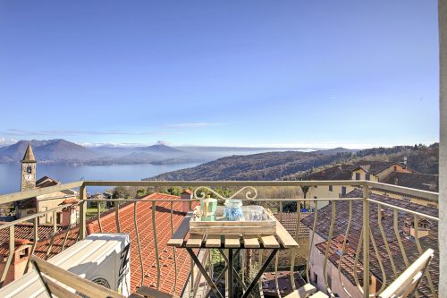 Luce - Lake View Balcony Apartment in Stresa Hill