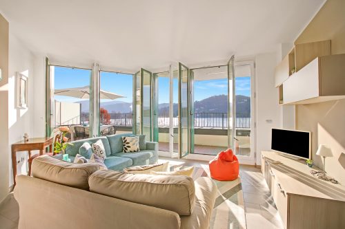 Sogno Sul Lago, Lakefront Balcony