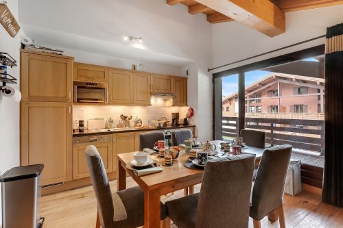 l'Ours Bleu B33 Ski-In at Vallorcine| Shared Pool, Gym & Wellness