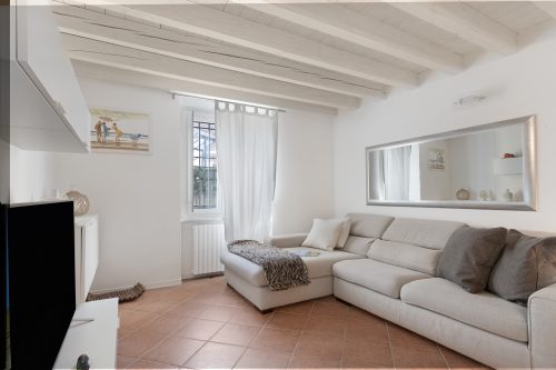 Magnolia House: Sirmione Apt for 4 with Shared Pool