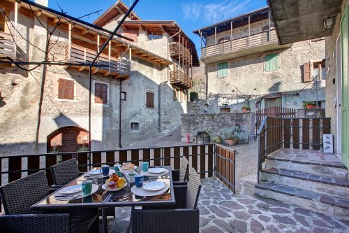 Villa Pastoedo Ap. Giallo - Terrace & Mountain Views