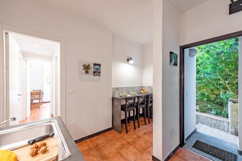 Yard Apartment with Balcony in Vernazza