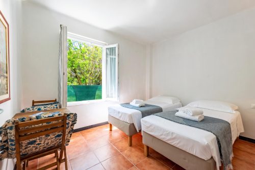 Yard Apartment with Balcony in Vernazza