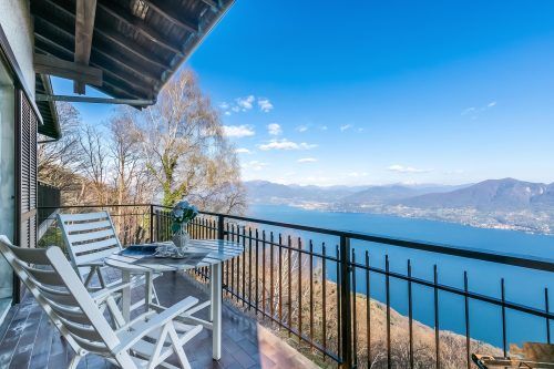 Lago Azzurro Villa: Infinity Lake View