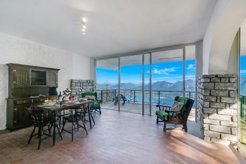 Lago Azzurro Villa: Infinity Lake View