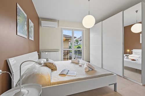 The Golden View: 2-Bed Apartment w/ AC
