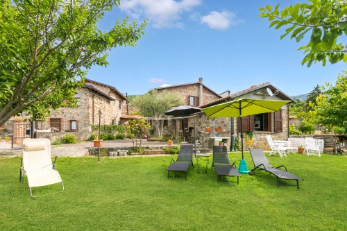 Casa Sant'Anna with Pool - in Garfagnana
