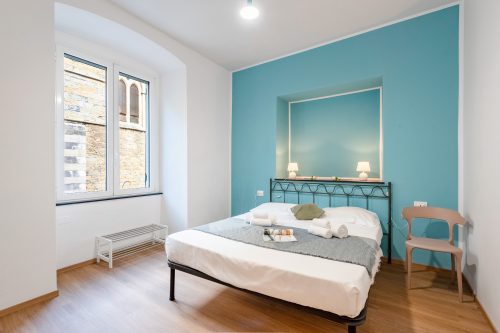 Central Apartment with Private Parking in Genova