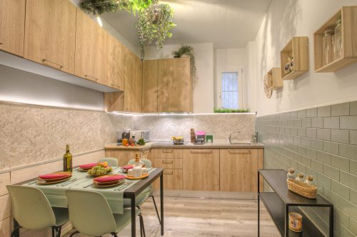 PineHome & Garden - Balcony Apartment w/ Mountain Views