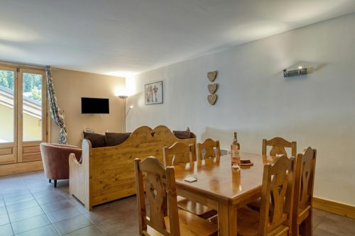 V Loriaz 32: Beside Ski Lift; Pool, Sauna & Gym