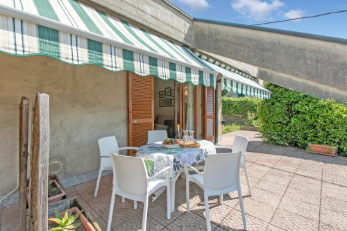 Appartamento Alessandra: Terrace and Lake View