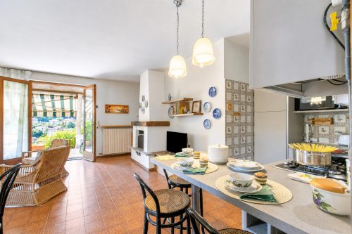 Appartamento Alessandra: Terrace and Lake View