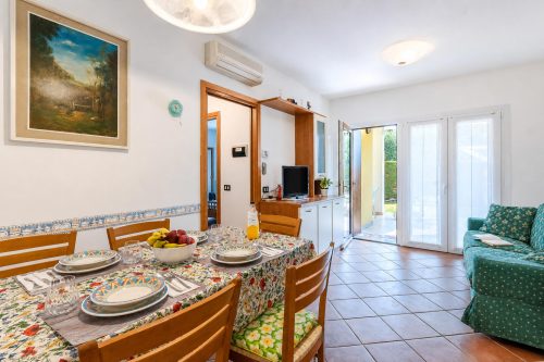 Casa Zini- Apartment with Shared Pool & Garden