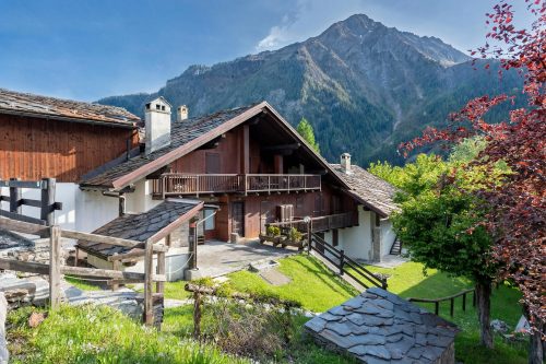 Charming Apart with Garden in Courmayeur