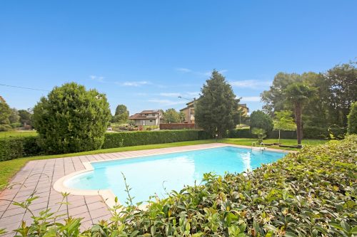 Angera Relax & Pool - Lake Maggiore Retreat