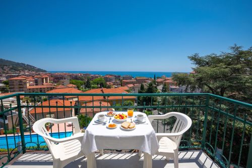 Seaview Pool Retreat - M18