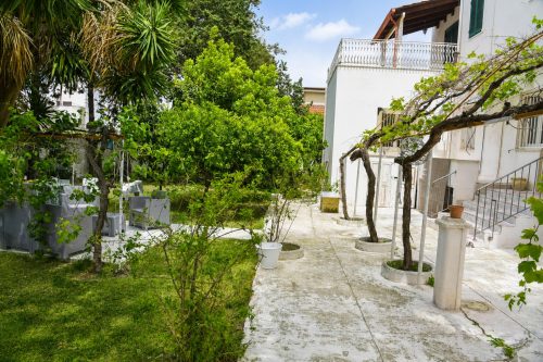 Dimora San Pancrazio - Villa with Garden & Parking