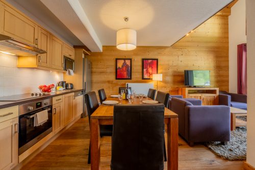 l'Ours Bleu A35 Ski-In at Vallorcine| Shared Pool, Gym & Wellness