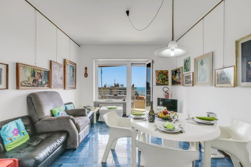 Owl House, Sea-View Terrace Apt in Sanremo