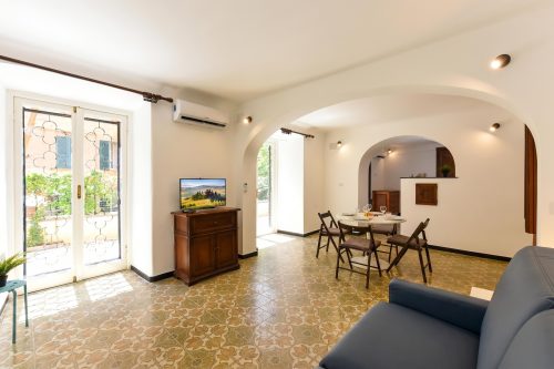 Maisonette Apartment with Outdoor Dining