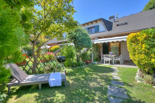 The Green Emerald Family Retreat with Private Garden