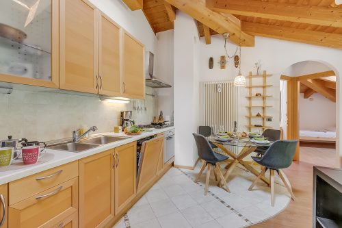 Torbole On the Moon Apartment near Beach