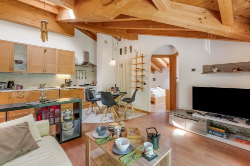 Torbole On the Moon Apartment near Beach