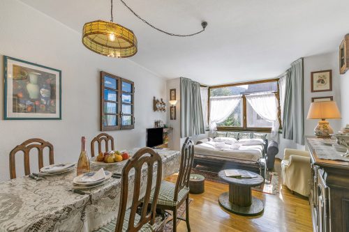 Appartamento Aricami with Balcony & Mountain View