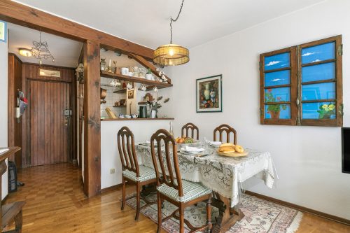 Appartamento Aricami with Balcony & Mountain View