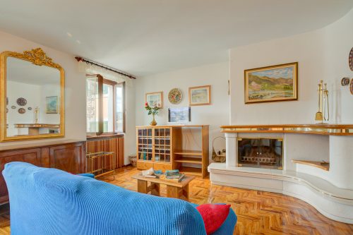 Lake Garda Home - 3BR with Balcony Views
