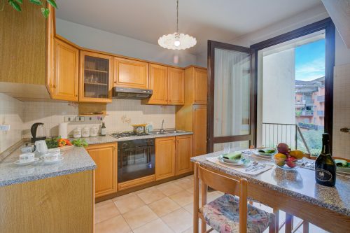 Lake Garda Home - 3BR with Balcony Views